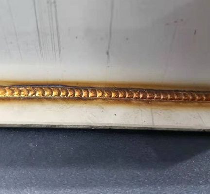 Máquina de soldadura por láser de fibra portátil RAYCUS para tubos de placa de aluminio de acero inoxidable