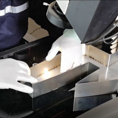 E500 Aplicación para la fabricación de señales metálicas