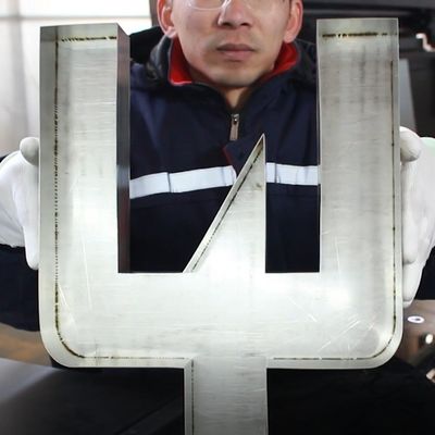 E500 Aplicación para la fabricación de señales metálicas