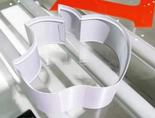 ET20 La solución definitiva para doblar alternadamente las letras de los canales con doble hoja