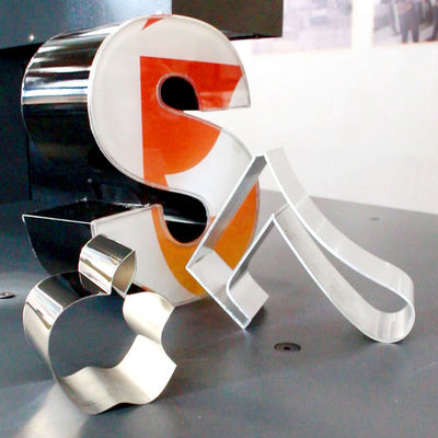 ET20 La máquina de flexión de letras de canal CNC de última generación para perfil de aluminio