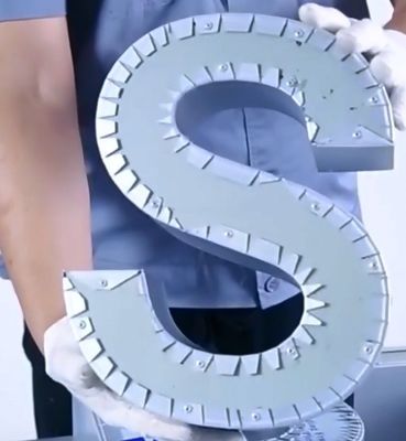 EJON ET20C CNC automático de signos de la letra Trimcap de aluminio con muesca de brida V-Cutting canal de la letra de la máquina de flexión