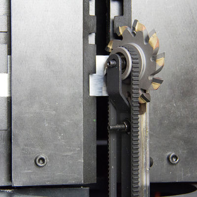 Máquina de flexión de letras de canal de aluminio con capacidad de alimentación y flexión automática