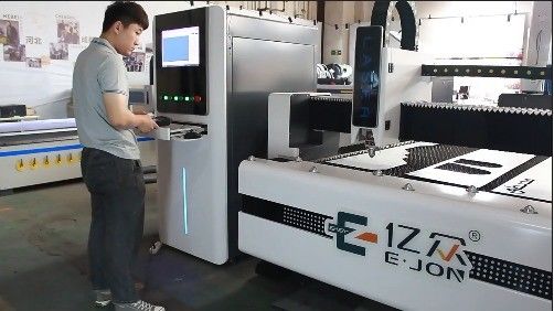 Servo motor de bajo consumo FUJI Máquina de corte por láser de fibra para corte a alta velocidad