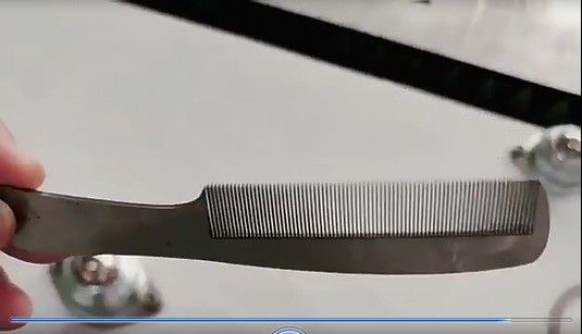 Máquina de corte por láser de fibra de metal de 1500W CNC con operación de onda continua