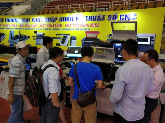 Máquina de flexión de letras de canal completamente CNC con servicios de incrustación de ranuras en 2019