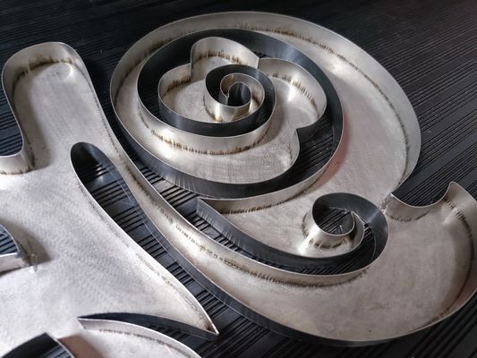 Saldadora láser de letras de canal galvanizado de acero inoxidable para anuncios 300w