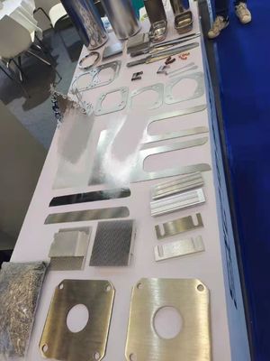 Máquina de redondeo de bordes con cepillado CNC para el pulido de piezas de chapa metálica