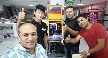 Máquina de redondeo de bordes con cepillado CNC para el pulido de piezas de chapa metálica